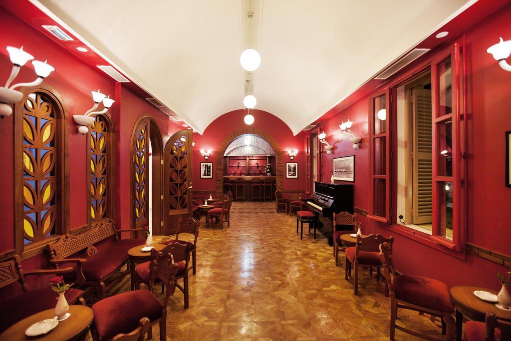 Grand Hotel Villa De France Tanger Exterior foto The interior of the restaurant