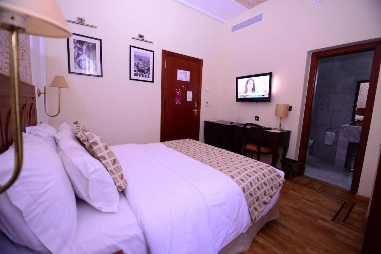Grand Hotel Villa De France Tanger Exterior foto A room at the hotel