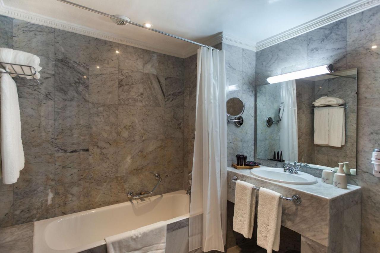 Grand Hotel Villa De France Tanger Exterior foto Bathroom