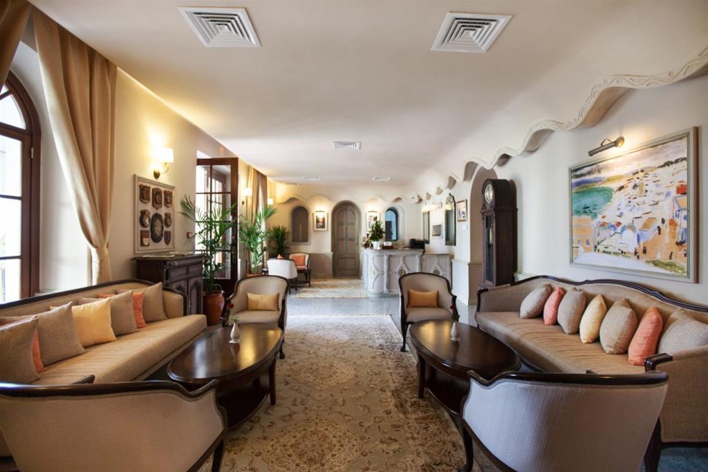 Grand Hotel Villa De France Tanger Exterior foto The lobby of the hotel
