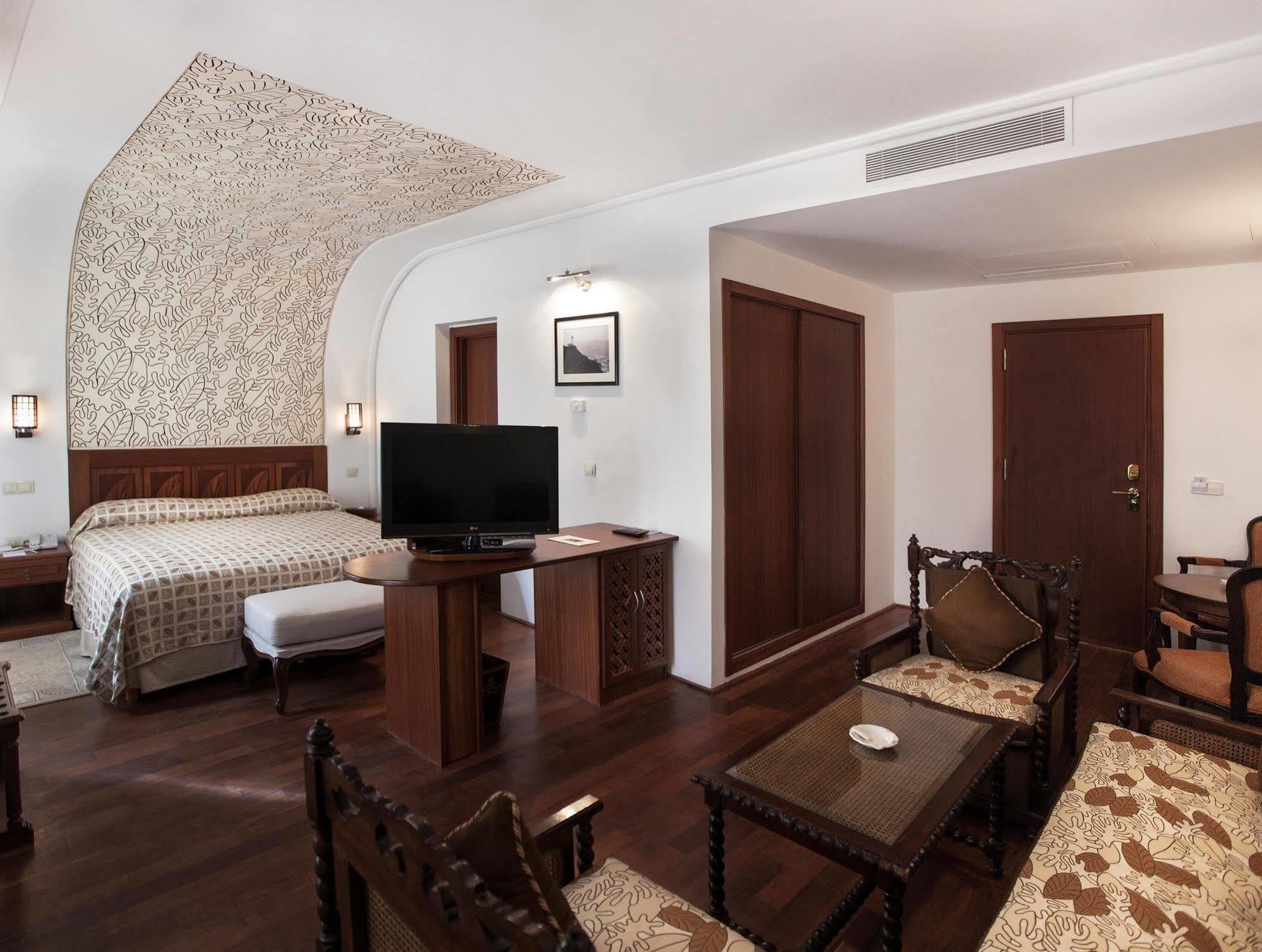 Grand Hotel Villa De France Tanger Exterior foto A room at the hotel