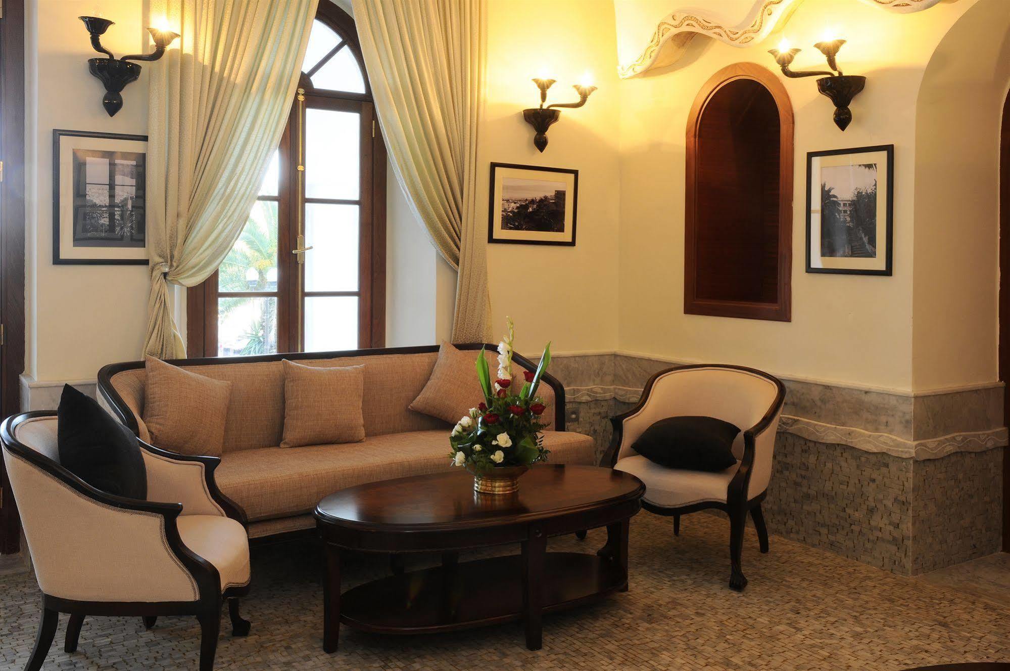 Grand Hotel Villa De France Tanger Exterior foto Interior of the hotel