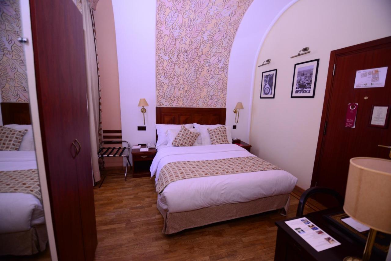 Grand Hotel Villa De France Tanger Exterior foto A room at the hotel