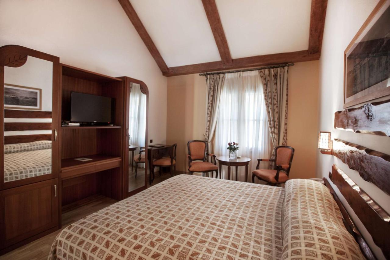 Grand Hotel Villa De France Tanger Exterior foto A room at the hotel